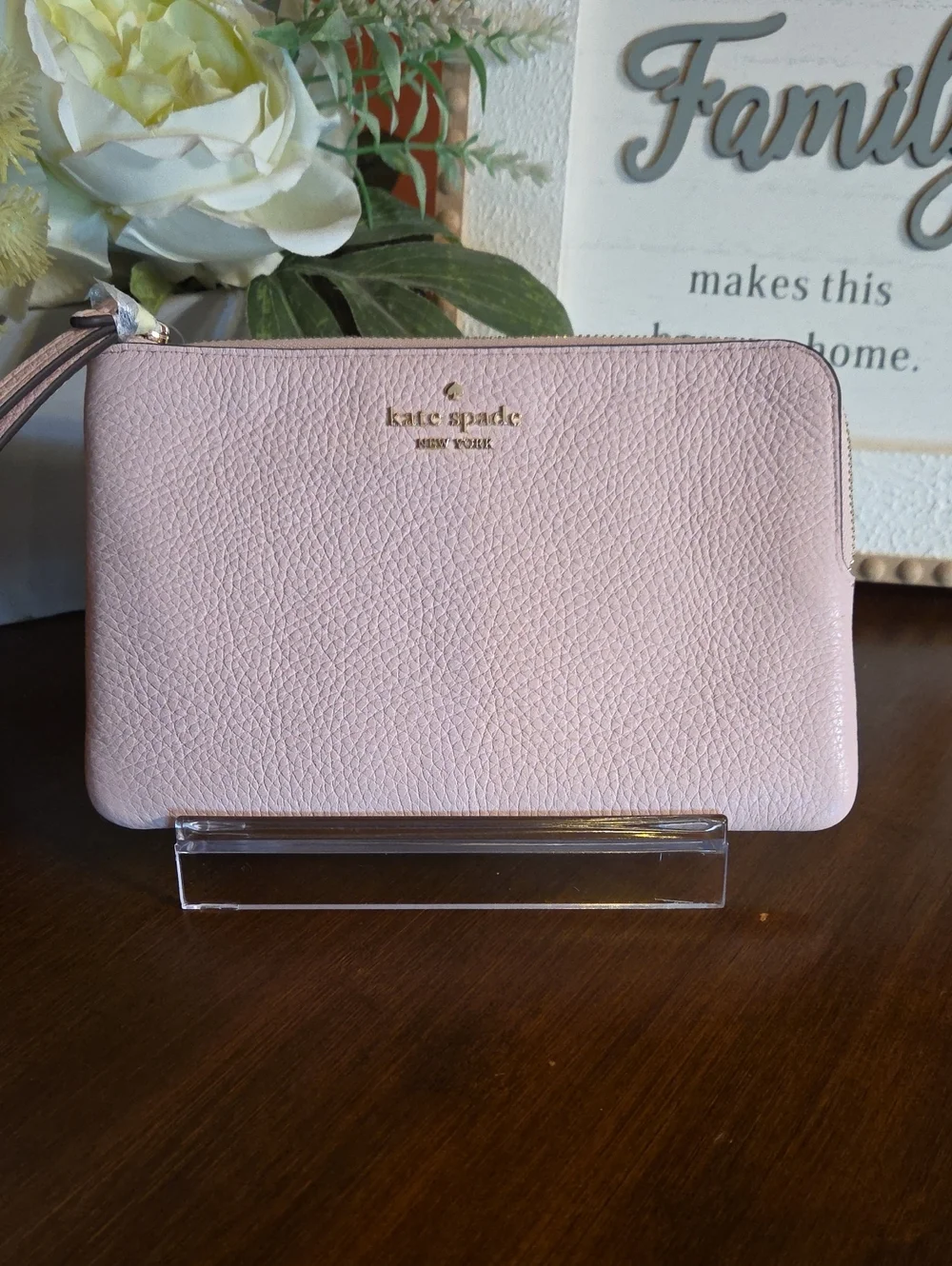 Kate Spade New York Leila Medium L-Zip Wristlet NWT - Picture 1 of 12